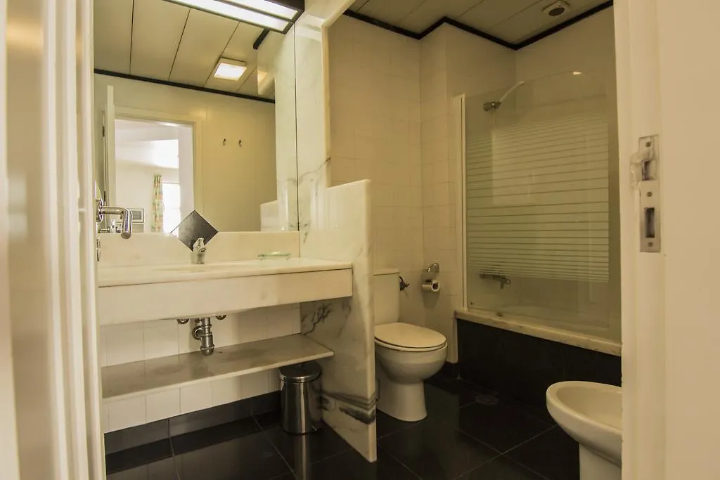 Apartamentos Turisticos Avenue Park Funchal  3*, Funchal (Madeira)