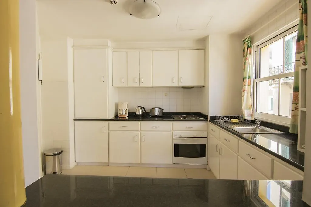 Apartamentos Turisticos Avenue Park Funchal  3*, Funchal (Madeira)