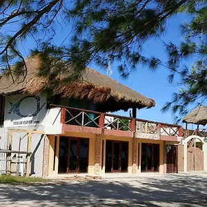 xcalak-caribe-lodge.quintano-roohotels.com/